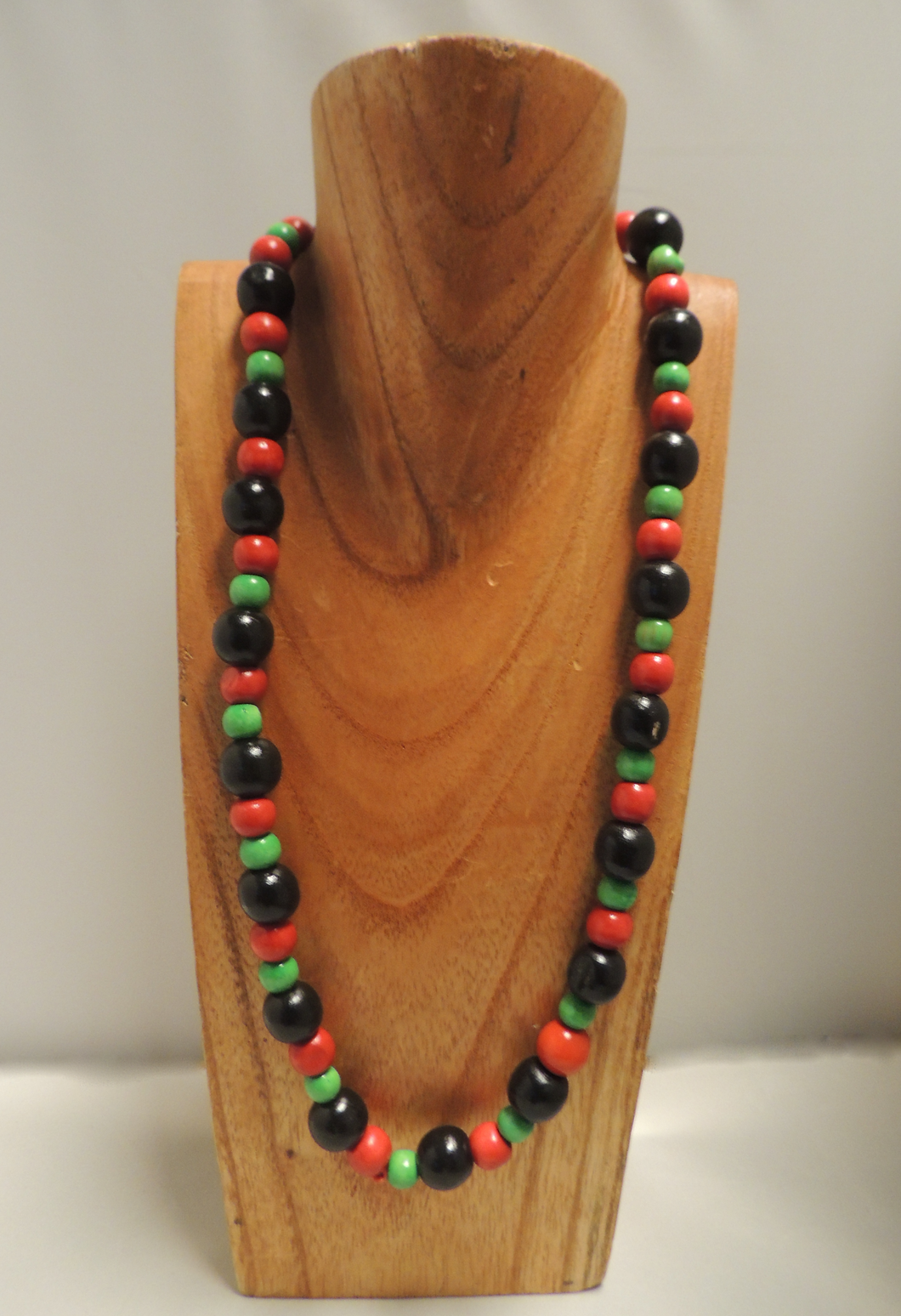 Mid-length Alternating Red-Black-Green Necklace
